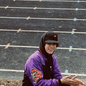 Meet your Posher, Christian